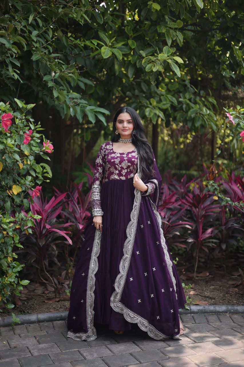 Anarkali Gown & Duppatta. Rani