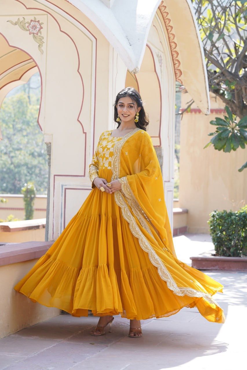 Anarkali Gown & Duppatta. Rani