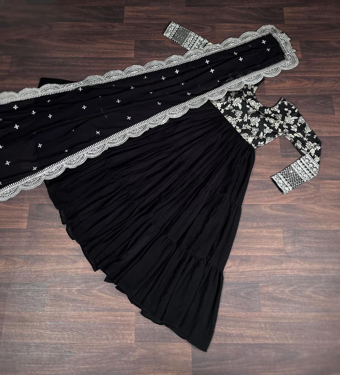 Anarkali Gown & Duppatta. Rani