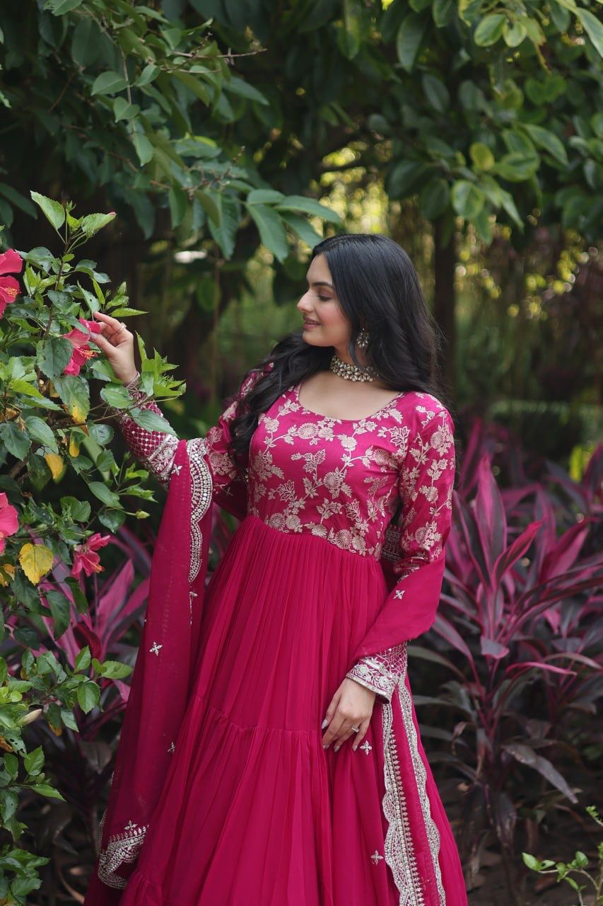 Anarkali Gown & Duppatta. Rani