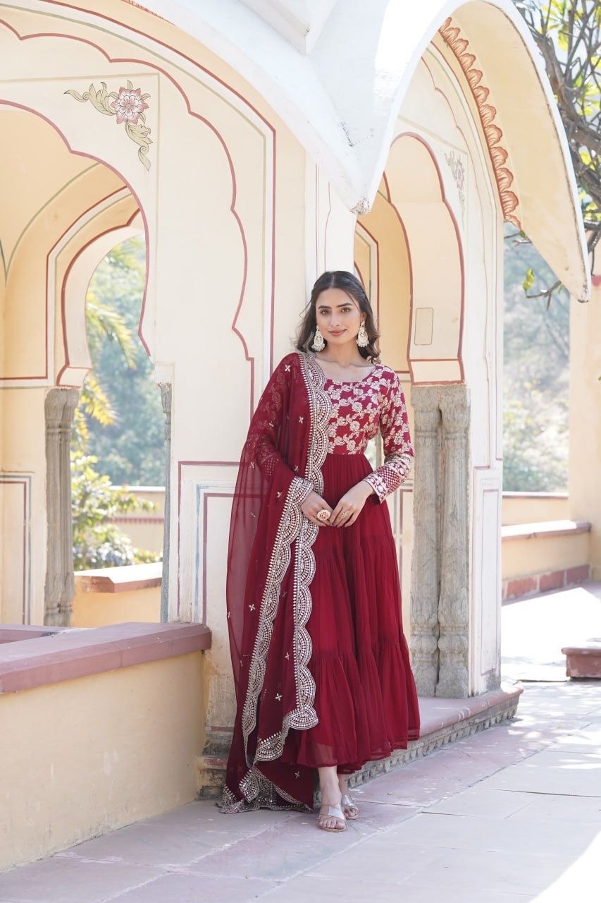 Anarkali Gown & Duppatta. Rani
