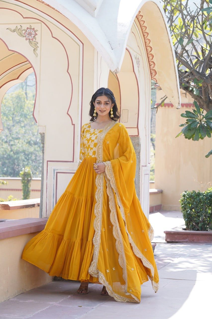 Anarkali Gown & Duppatta. Rani