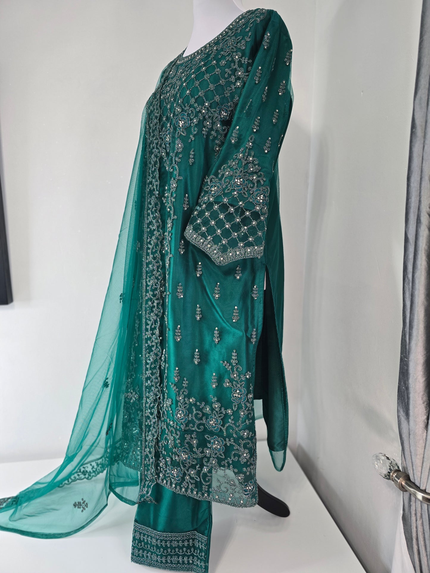 Salwar Kameez &Duppatta. Pakistani, Indian party wear. Fully stitched